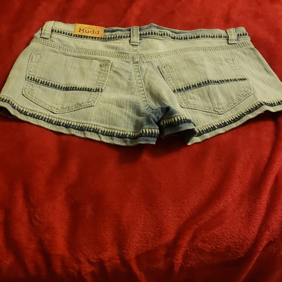 COPY - Jean shorts - Picture 2 of 4